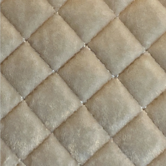 Nine West velvet quilted crossbody bag blush with gold bow and chain accents - Picture 8 of 11